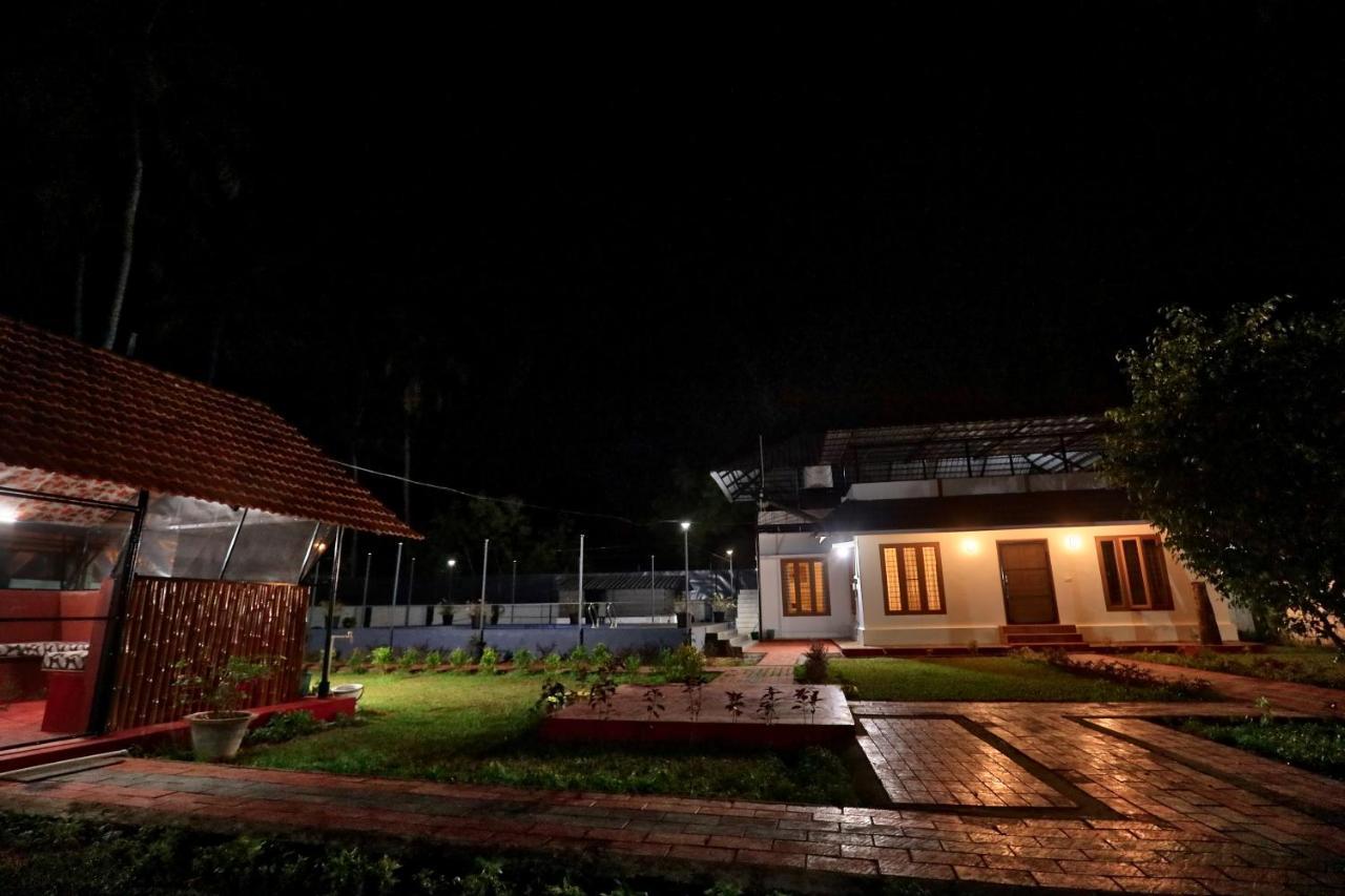 Waves And Shores Beach Villa Mararikulam Exterior photo