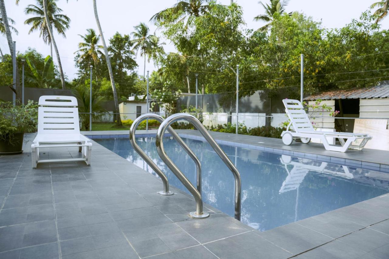 Waves And Shores Beach Villa Mararikulam Exterior photo