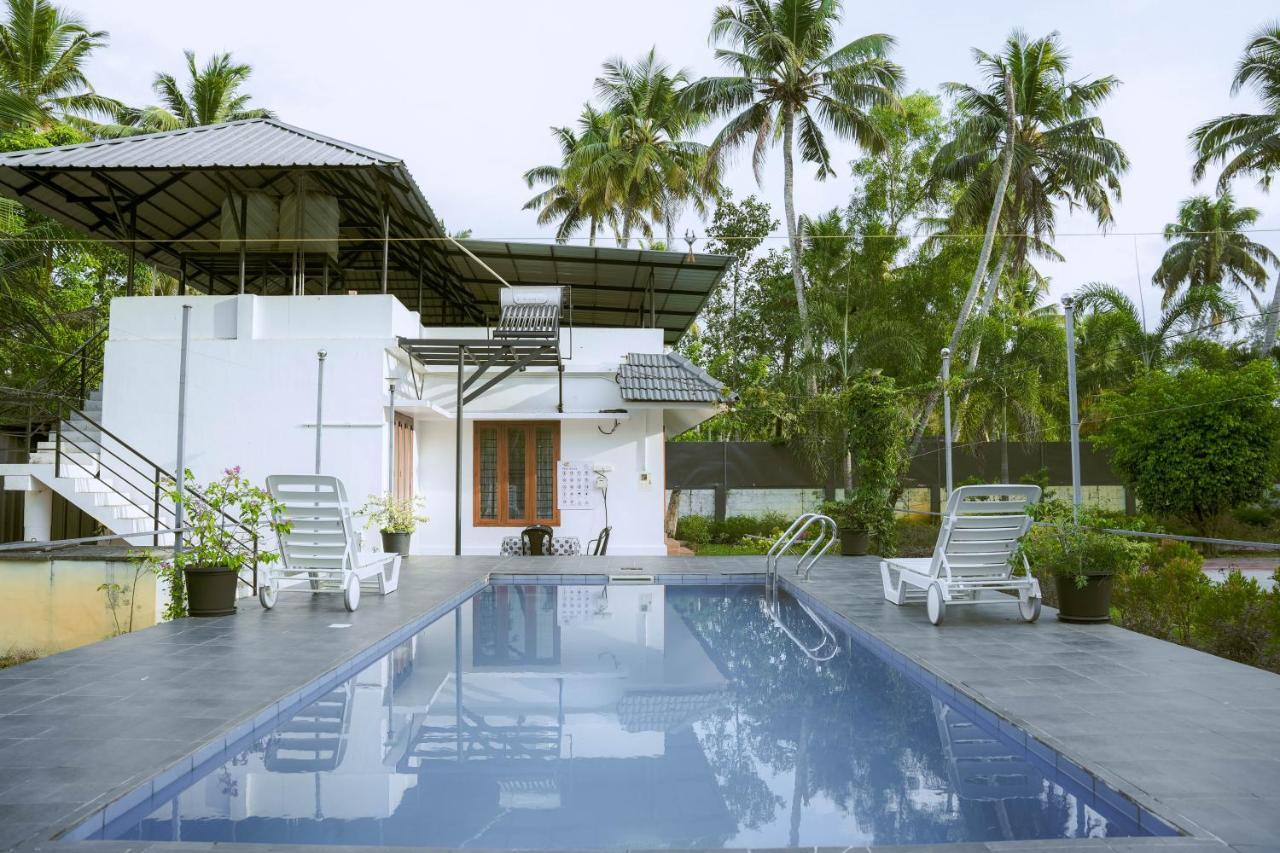 Waves And Shores Beach Villa Mararikulam Exterior photo